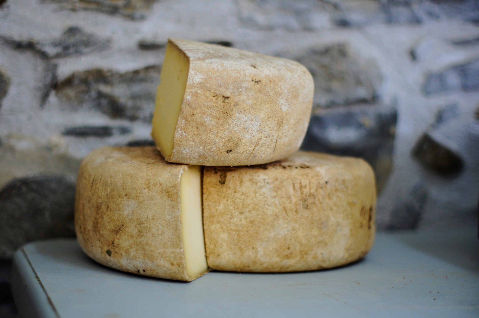 alexander-maasch-202885-unsplash recette de la galette à la raclette