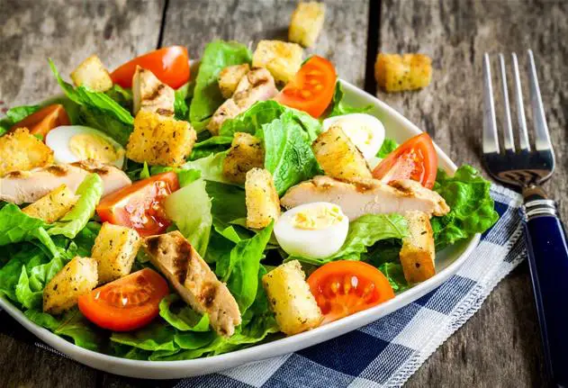 Savez-vous préparer la recette de la salade césar ?